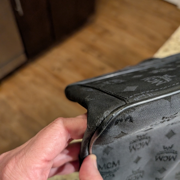 MCM Black Leather Shoulder Bag with Gold Details - Picture 8 of 8